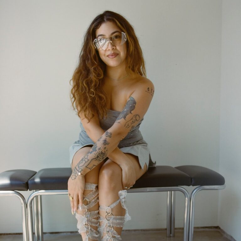 Ella Ella     [HOST: Ella Ella]