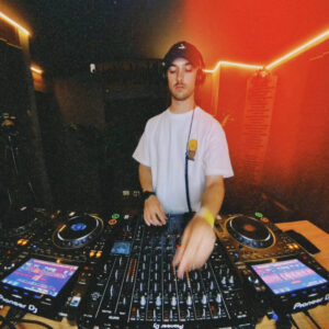 esarneri     [HOST: esarneri]