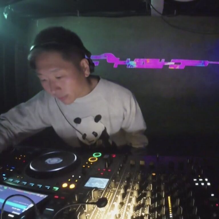 Dance Party Hits : Airbear @ Cakeshop      [HOST: VISLA FM]