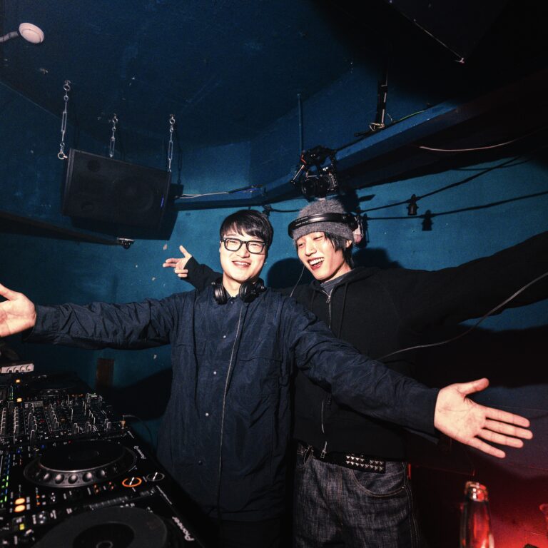 Lifestreaming . . .        [HOST: MAR VISTA]