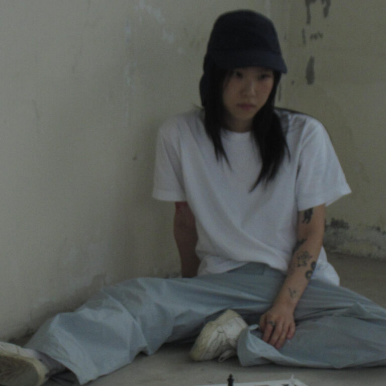 NOT FOR SALE     [HOST: Yeong Die]