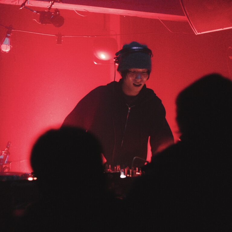 Lifestreaming . . .     [HOST: MAR VISTA]